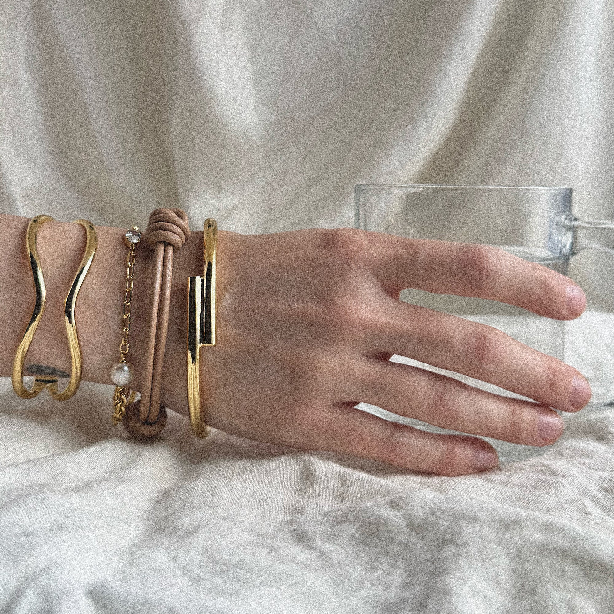 Stagger Bangle in Gold
