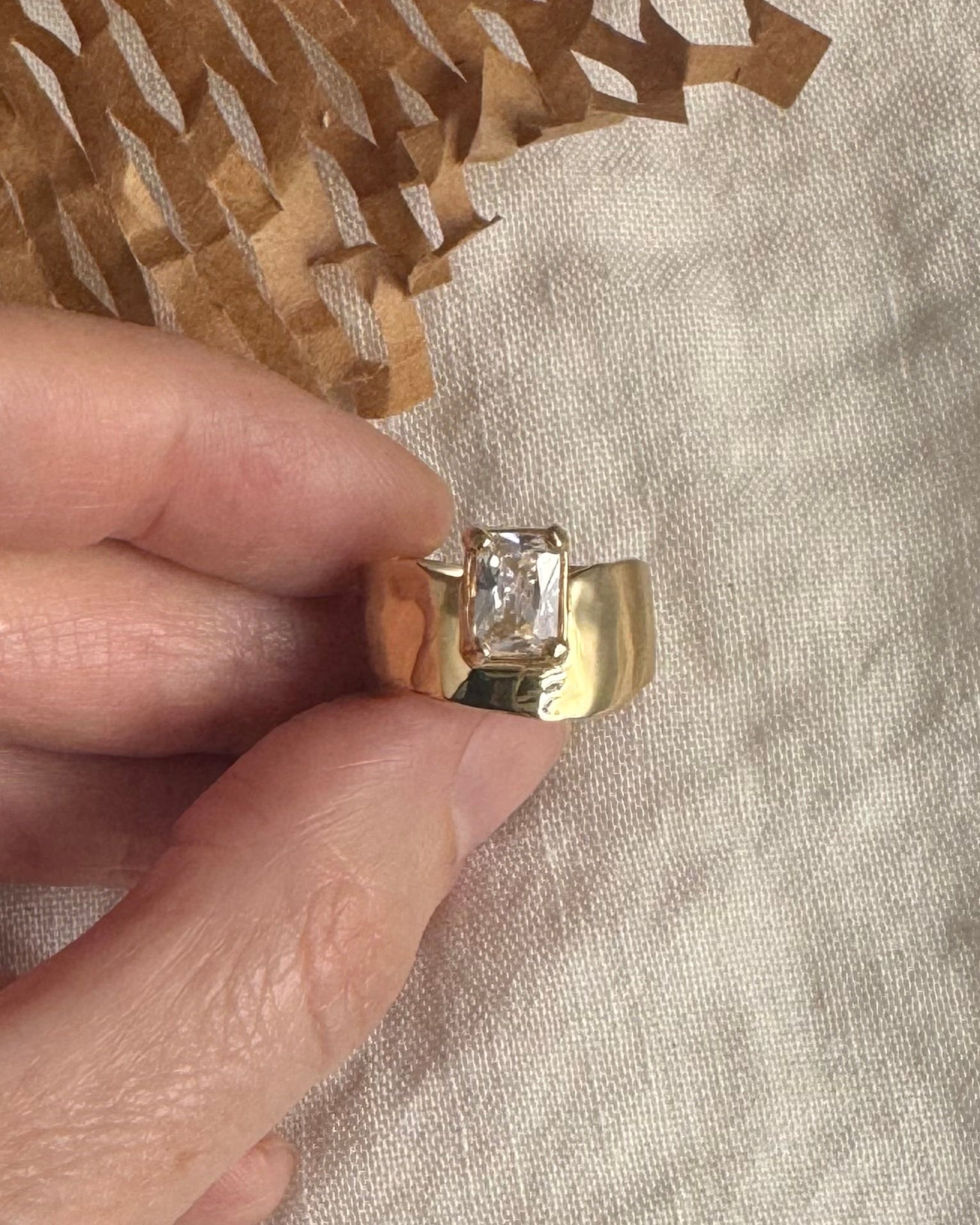 Wade Ring with Zirconia in Gold