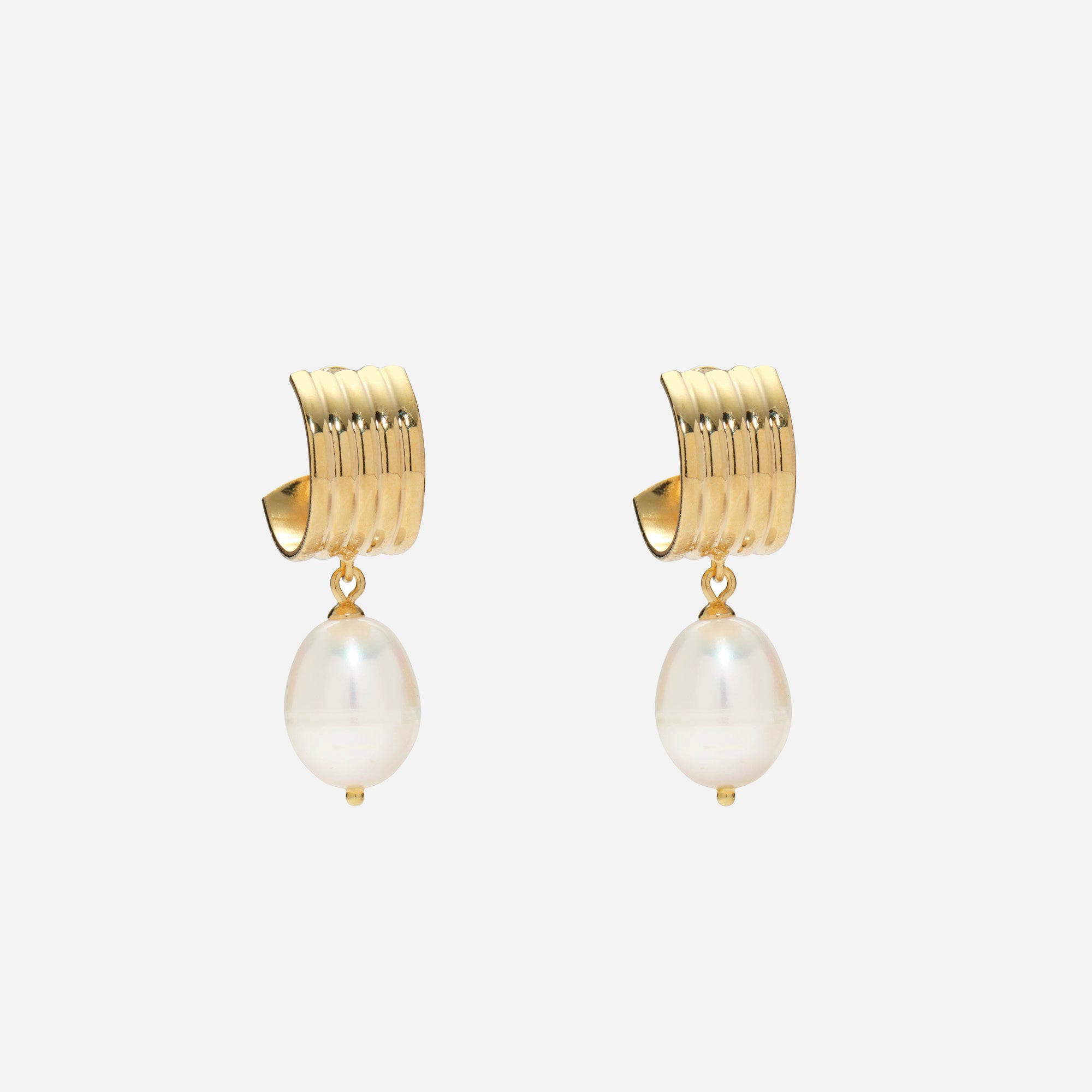 Ridge Pearl Earrings in Gold