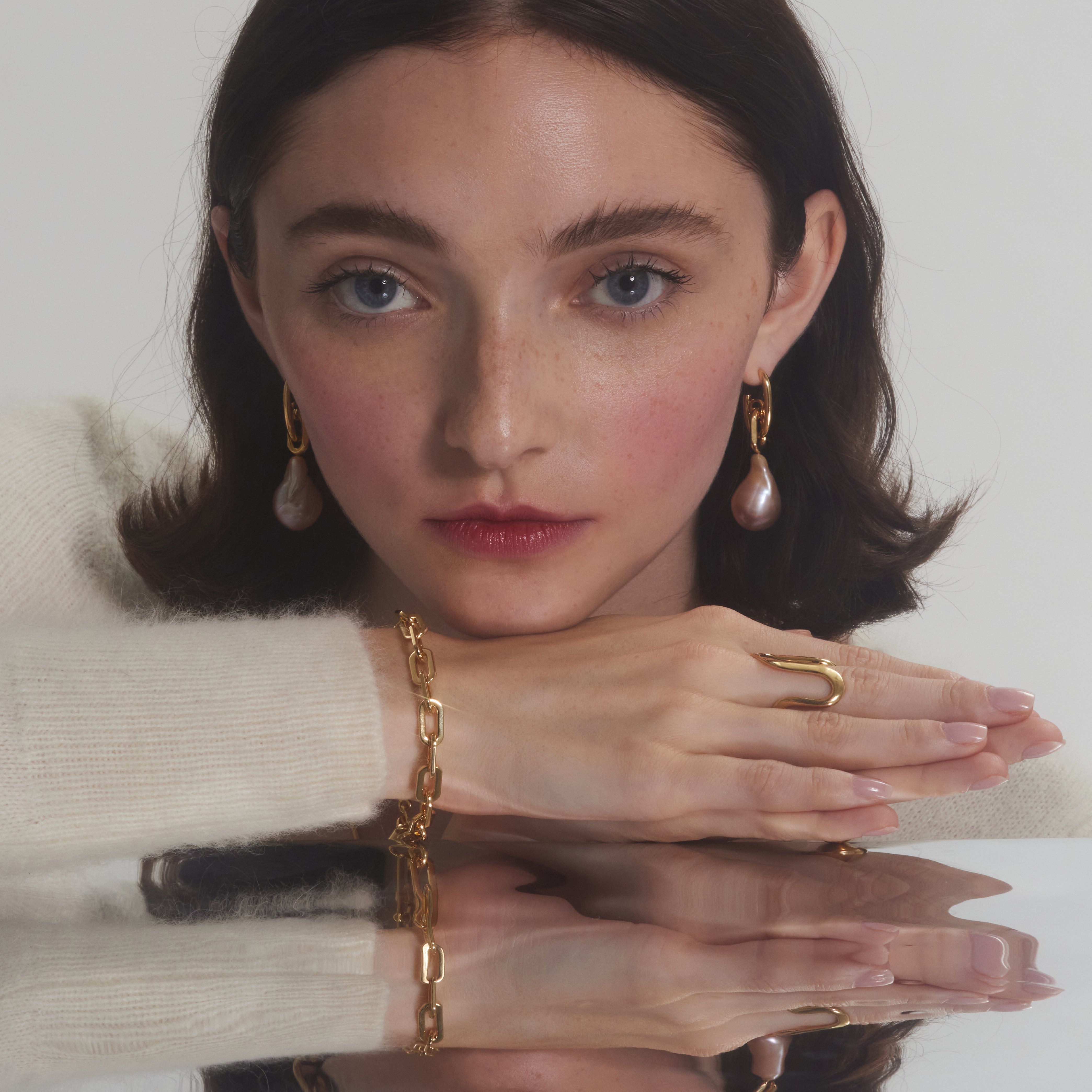 Pearl Bond Earrings in Gold