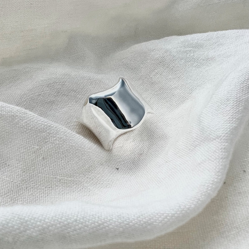 Dune Ring in Silver
