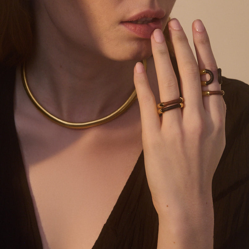 Hide Ring Set in Gold