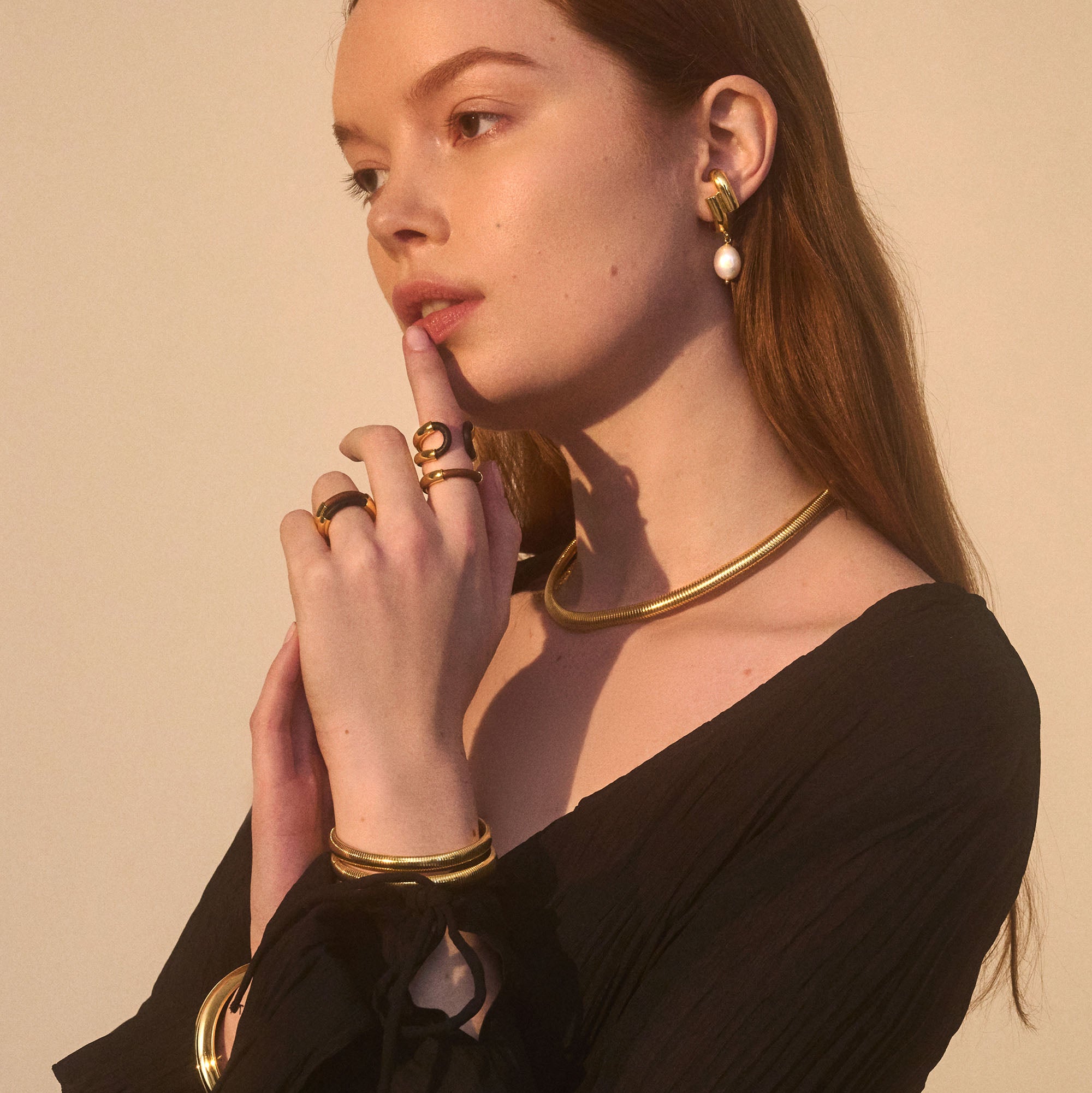 Pearl Shift Earrings in Gold