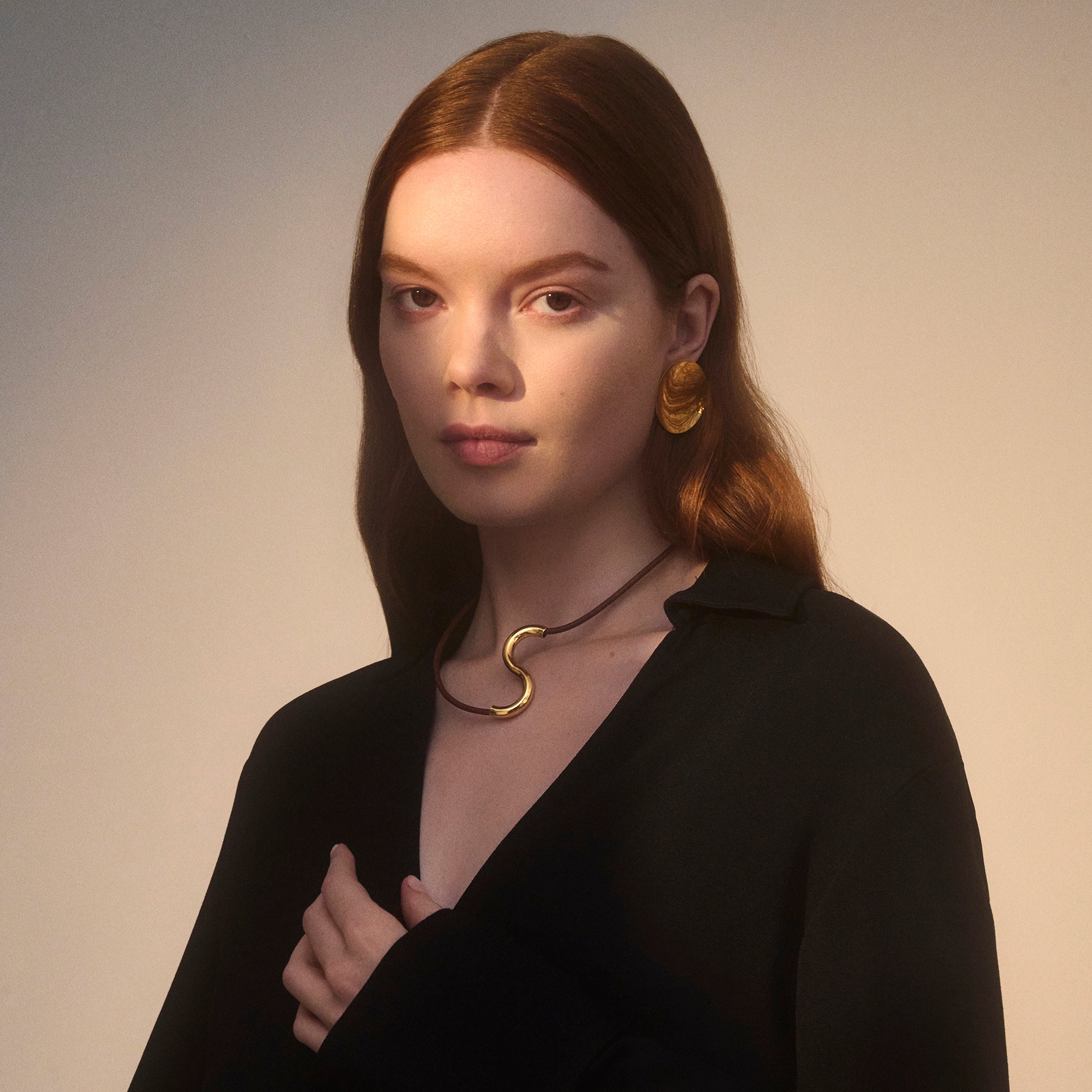 Curve Necklace in Gold