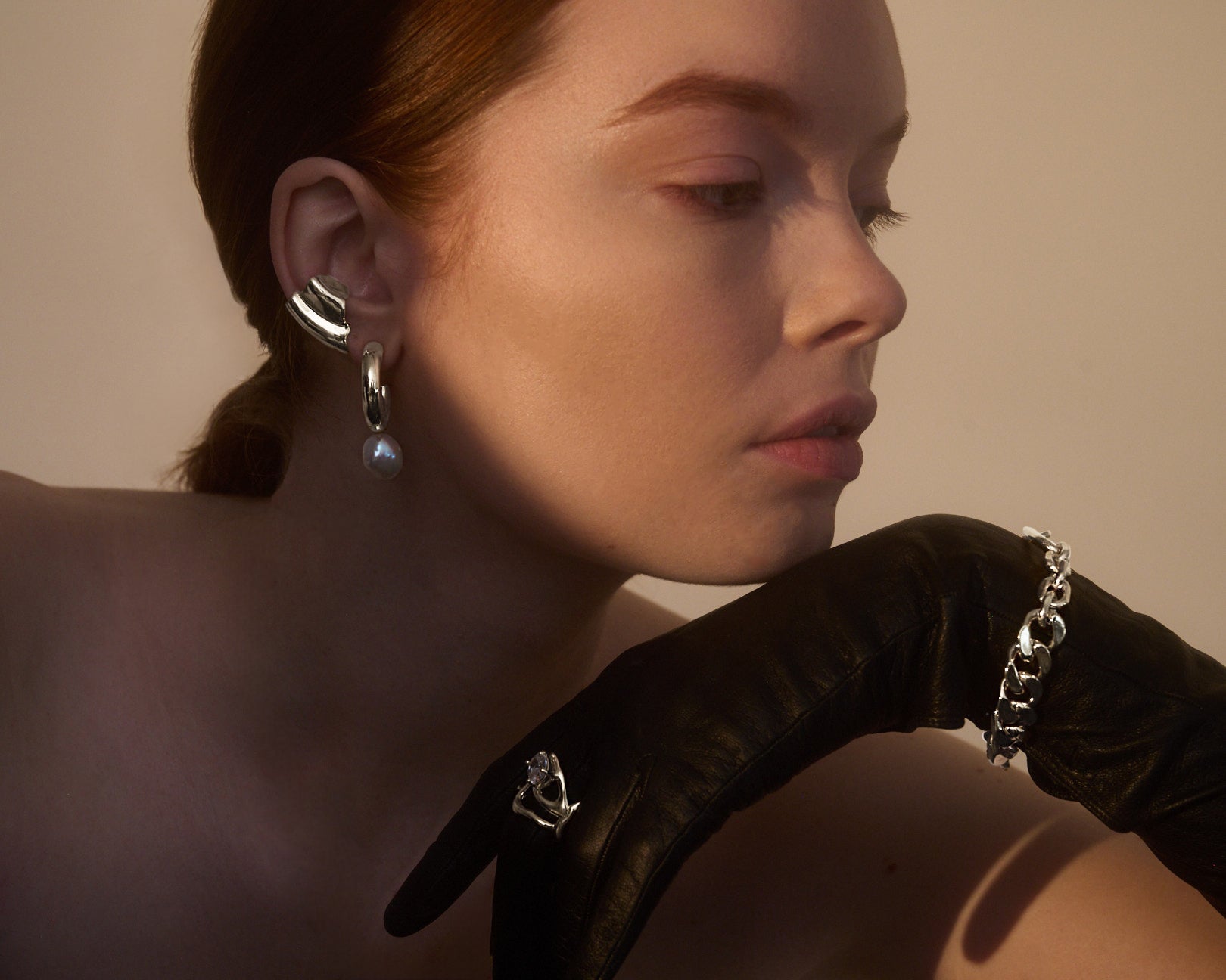 Isla Hoops in Silver