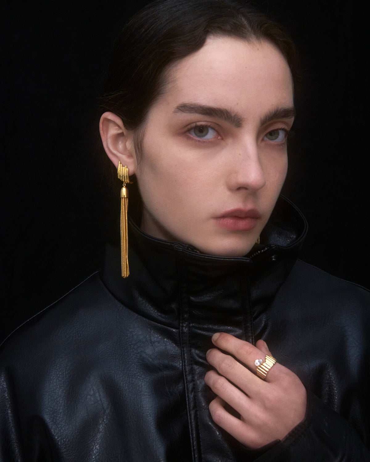 Linea Earrings in Gold