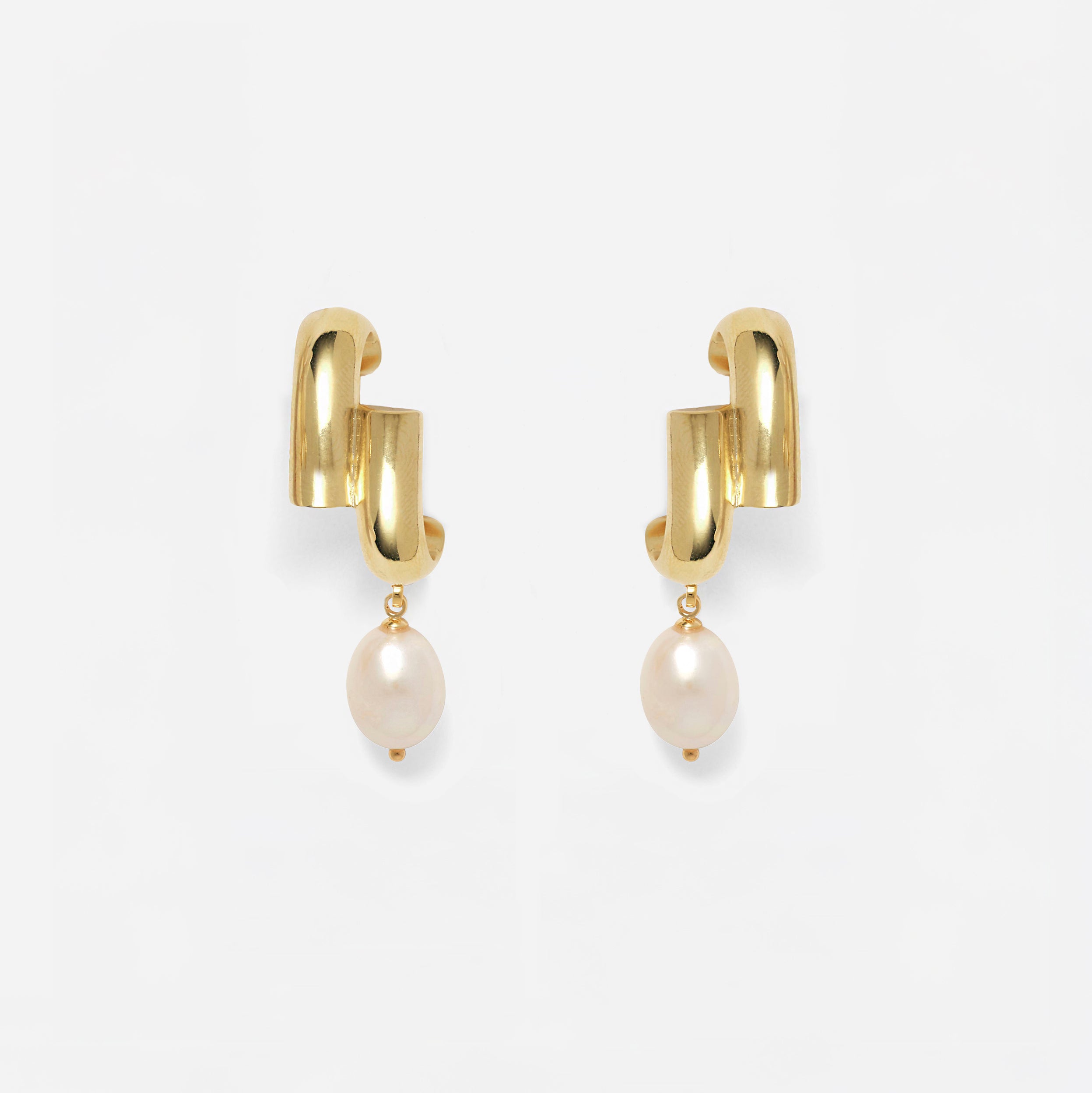 Pearl Shift Earrings in Gold