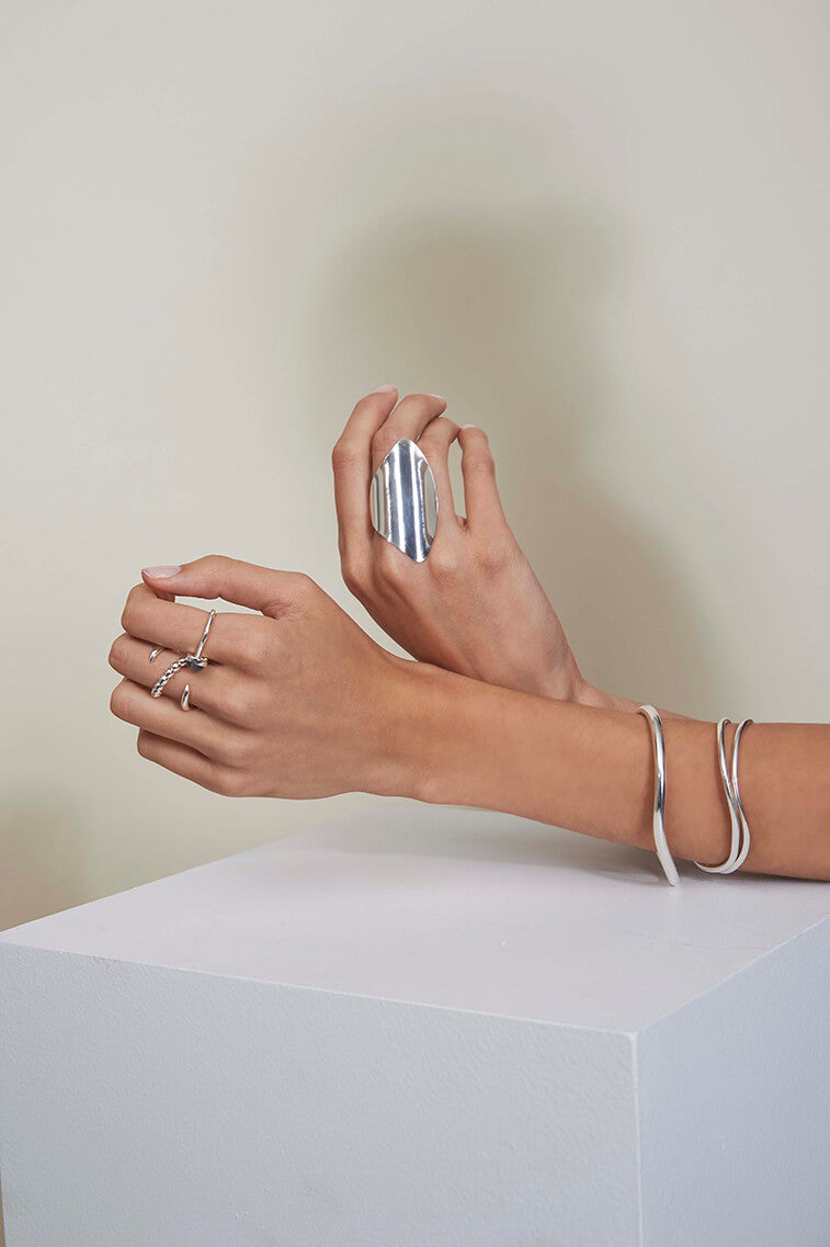 Lady Grey Jewelry Silver Wave Bangles