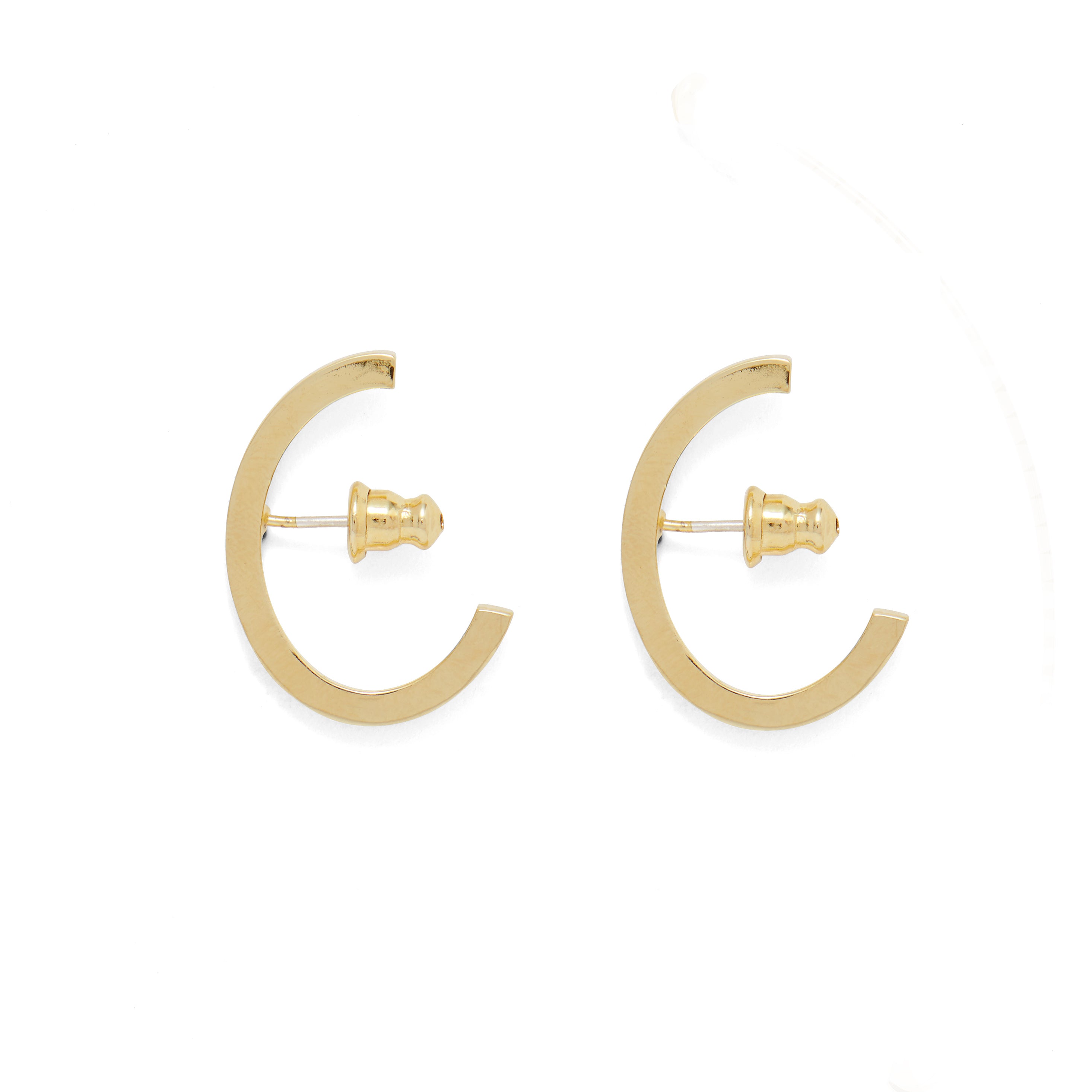 Lady Grey Jewelry Oval Huggie Earring in Gold