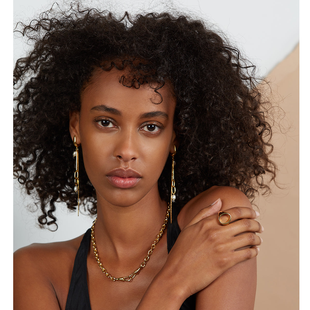 Lady Grey Synth Earring in Gold