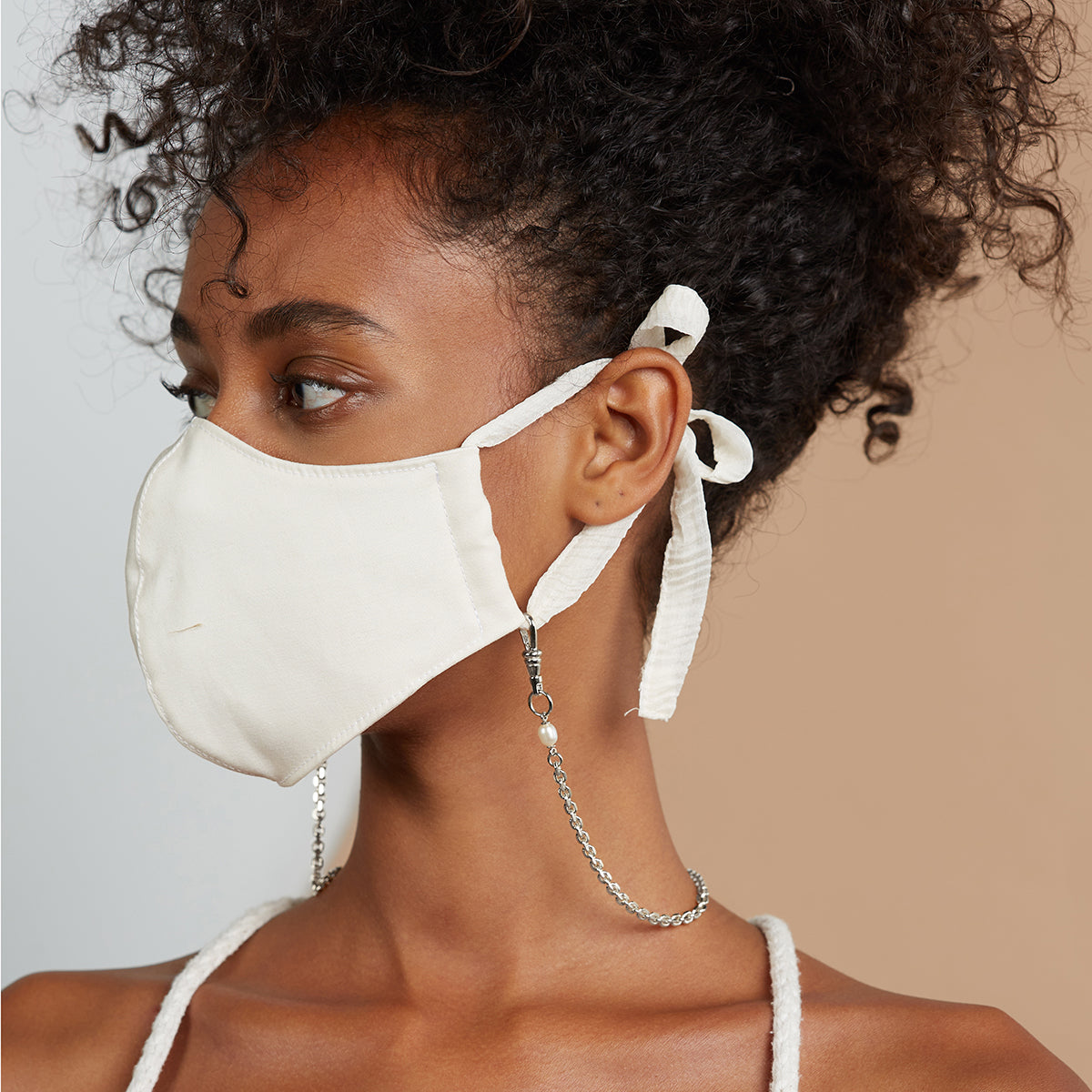 Lady Grey Mini Pearl Mask Chain in Rhodium