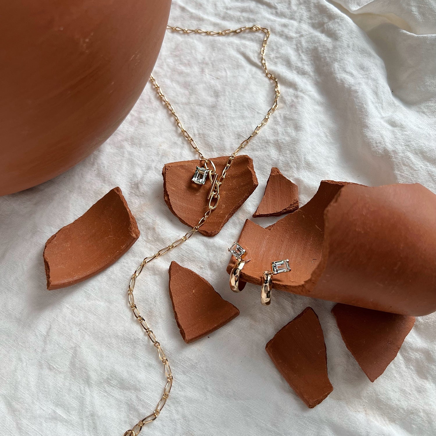 Lady Grey Rein Necklace with Amethyst in Gold