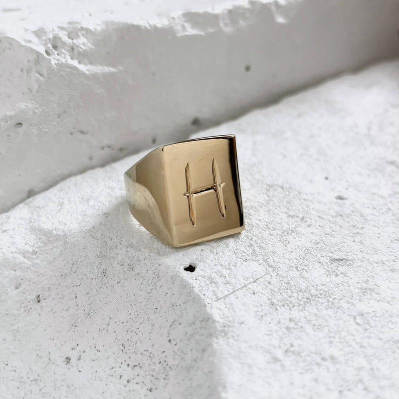 Scrawled Initial Ring Gold H