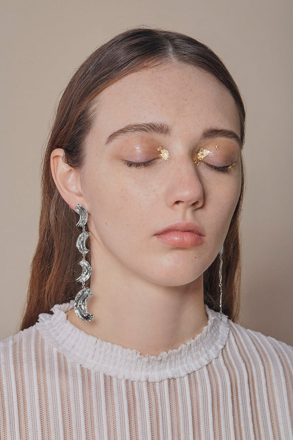 Frida Earrings in Rhodium