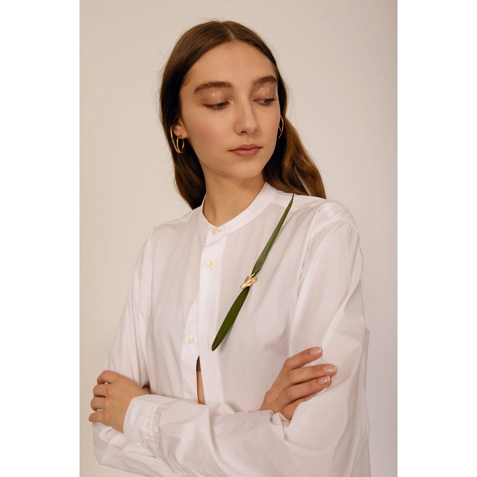 Grasp Botanical Brooch in Gold