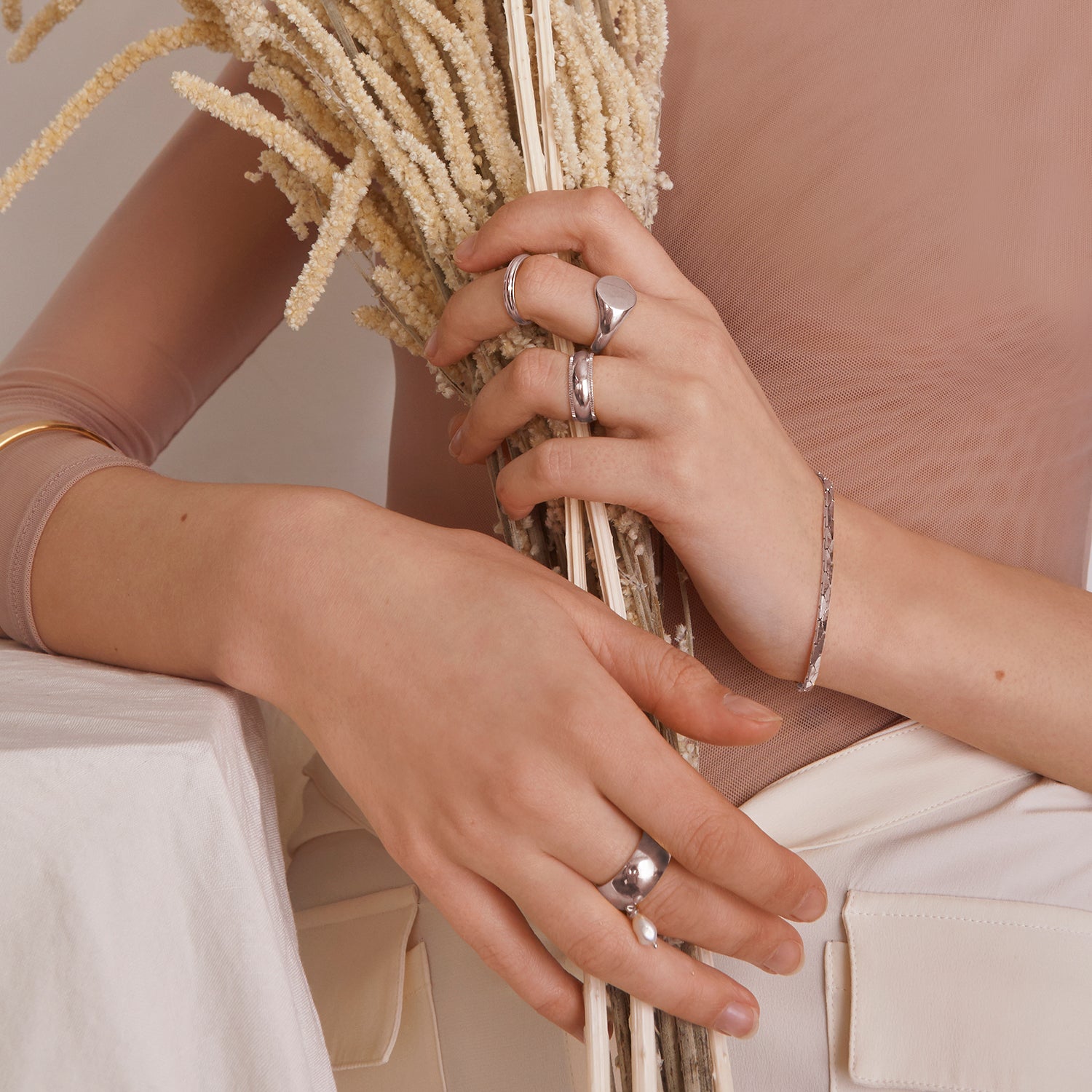 Signature Ring Set in Rhodium