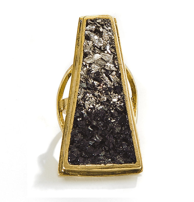 Trapezium Ring in Gold with Bismuth and Jet