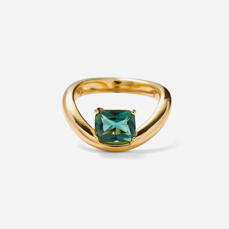 Curve Ring with Green Quartz in Gold