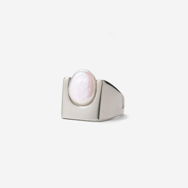 Pearl Signet Ring in Silver