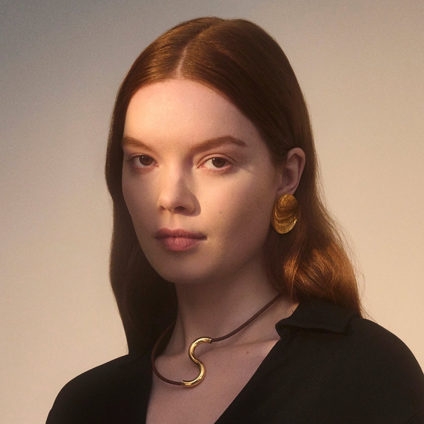 Saucer Earrings in Gold
