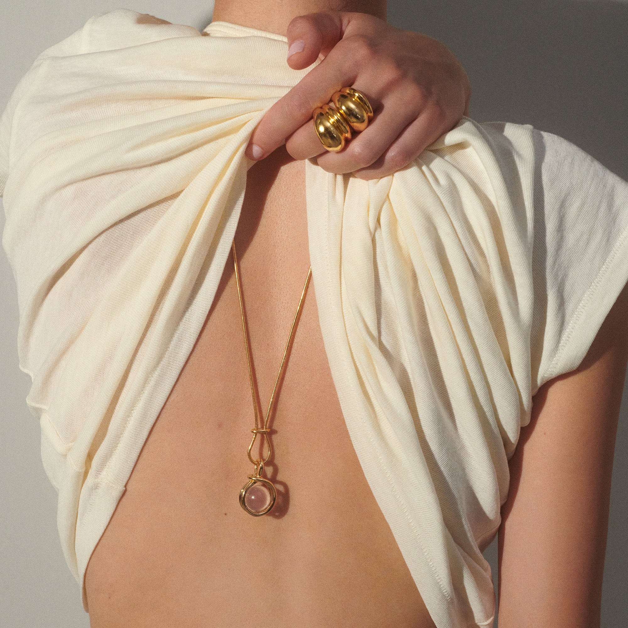 Sling Necklace in Gold