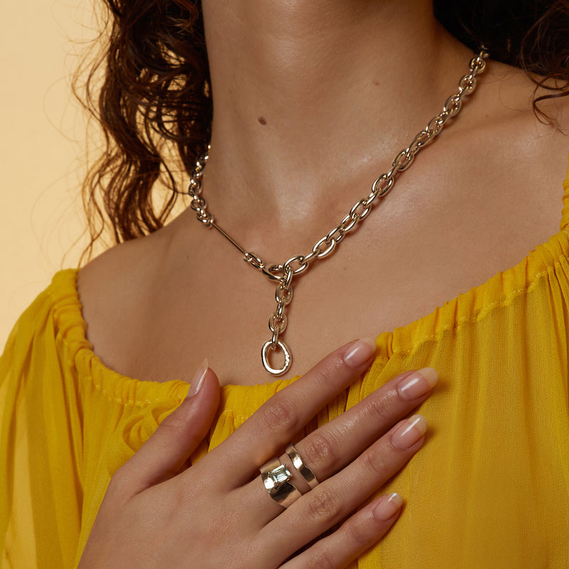 Loupe Necklace in Silver