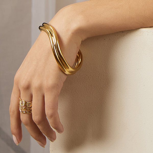 Double Wave Bangle in Gold