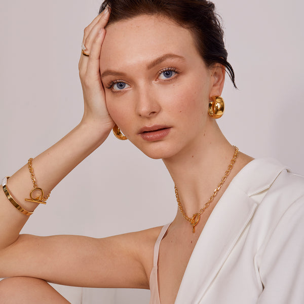 Toggle Bracelet in Gold