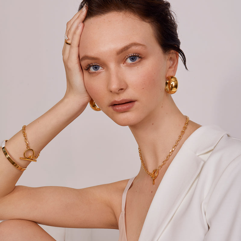 Toggle Bracelet in Gold
