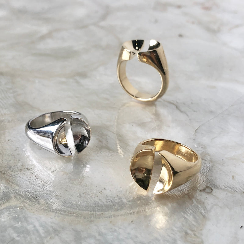 Lady Grey Jewelry Split Signet Ring in Rhodium