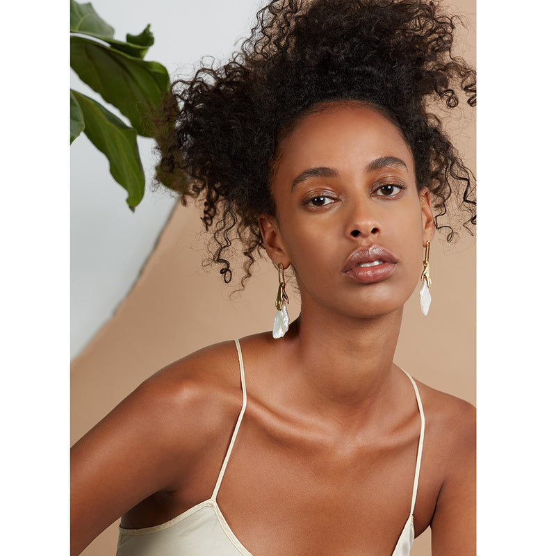 Pearl Hand Earring in Gold