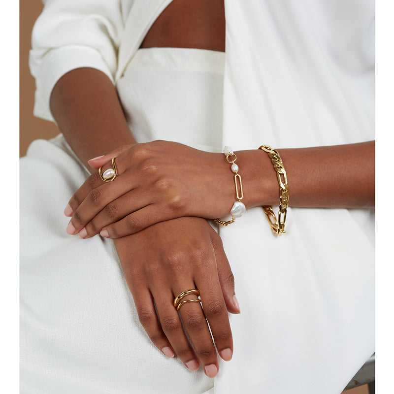 Pearl Swerve Ring in Gold