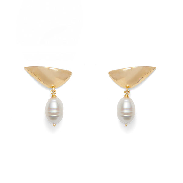 Pearl Lobe Earring in Gold