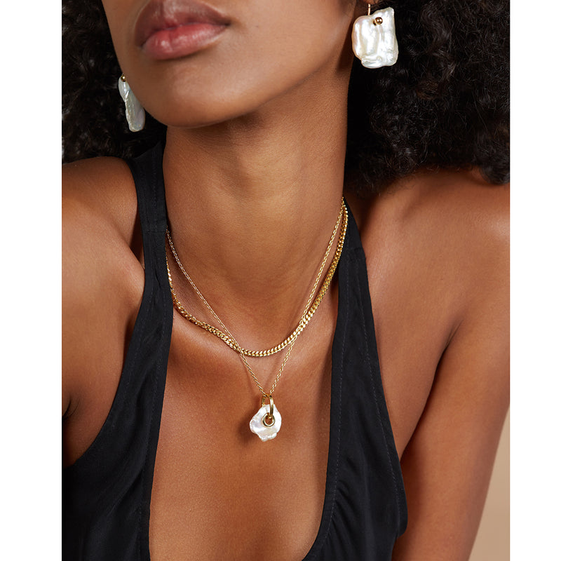 Lady Grey Pearl Eyelet Necklace Gold