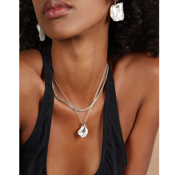 Lady Grey Pearl Eyelet Necklace in Silver