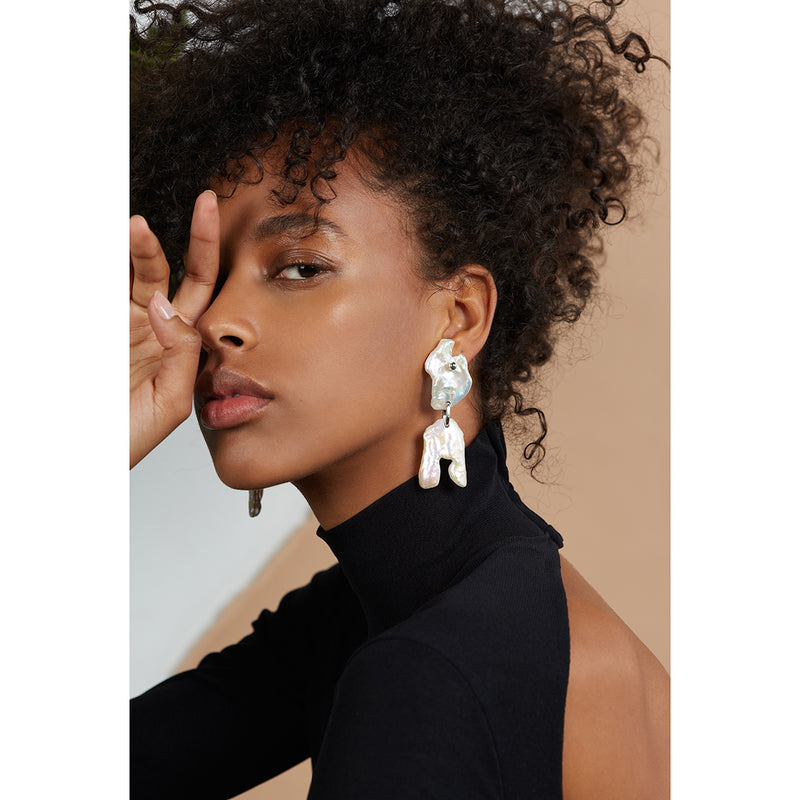 Lady Grey Monument Earring in Silve