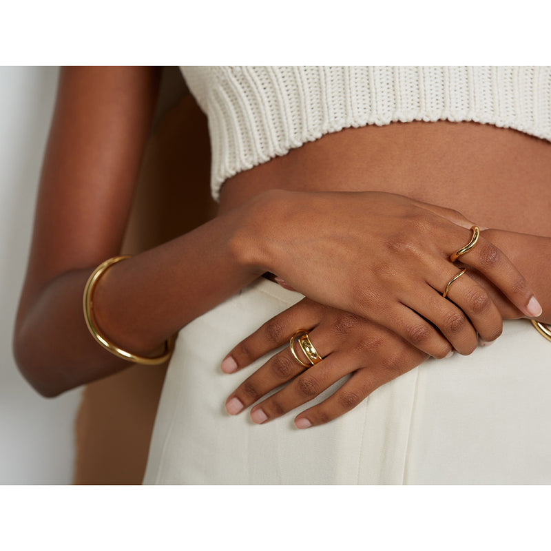 Wave Bangle in Gold