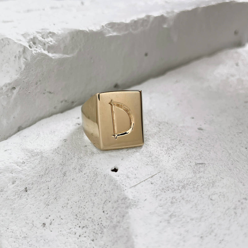 Scrawled Initial Ring Gold D