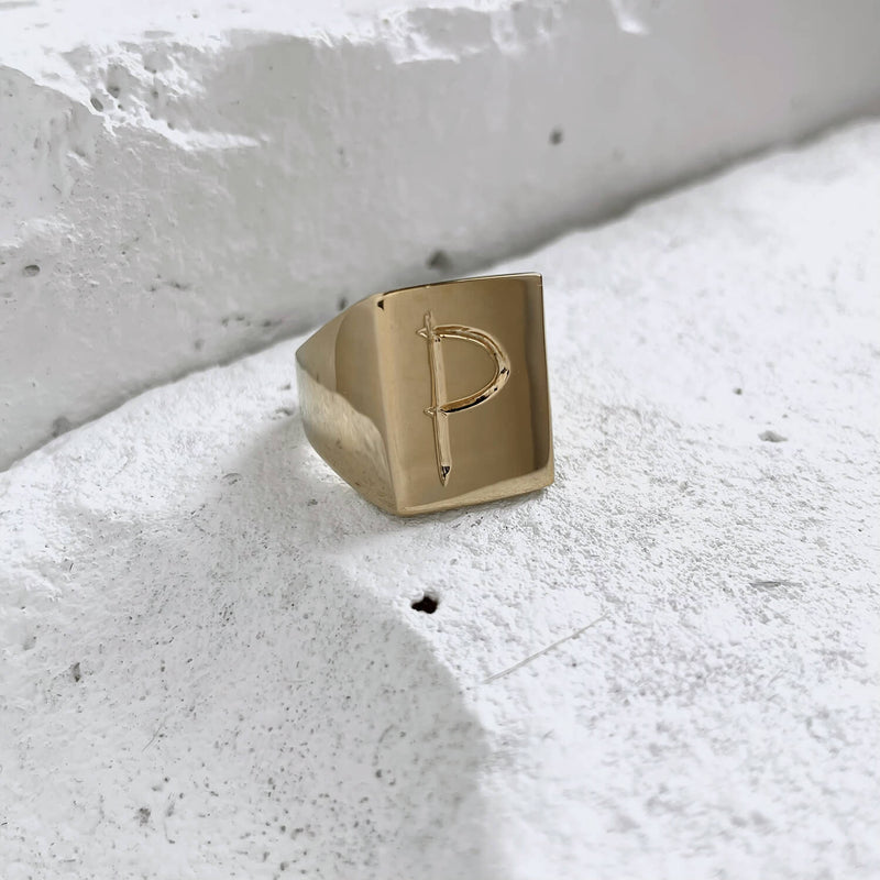 Scrawled Initial Ring Gold P