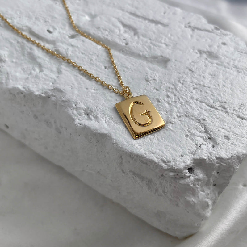 Scrawled Initial Pendant in Gold G