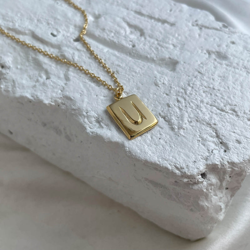 Scrawled Initial Pendant in Gold U