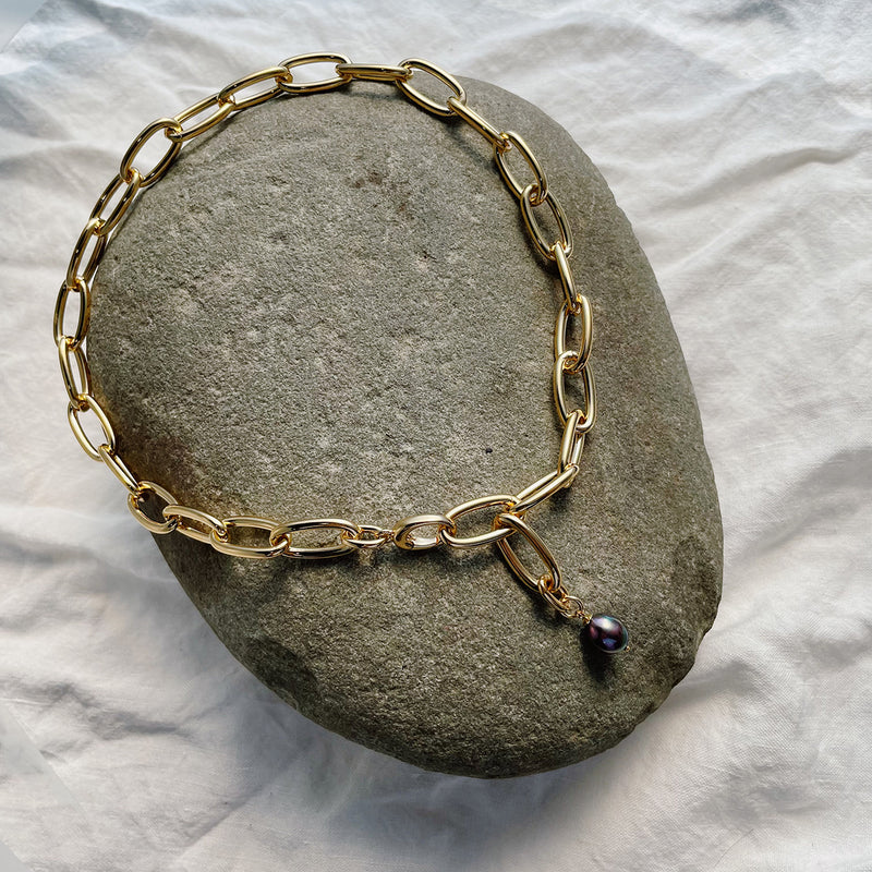 Lady Grey Mega Chain Necklace in Gold