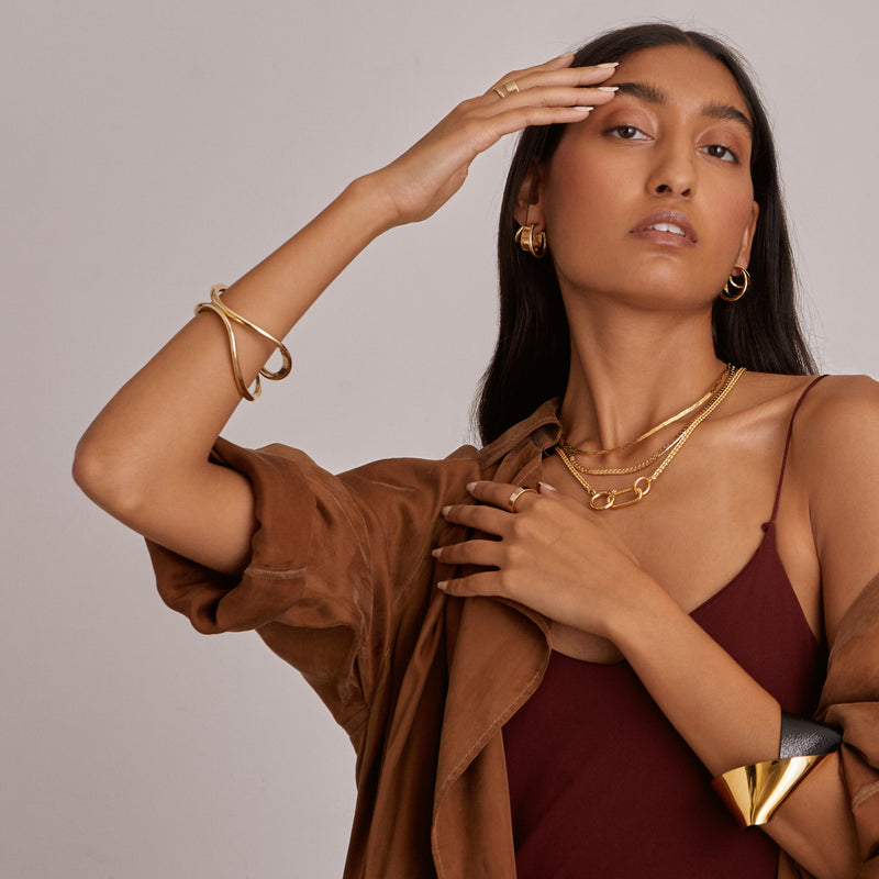 Herringbone Necklace in Gold