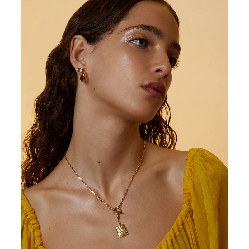 Signet Toggle Necklace in Gold