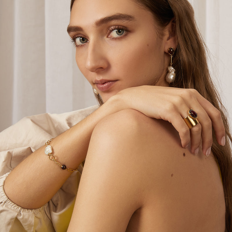 Garnet Baroque Earrings in Gold