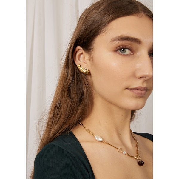 Sheath Earring in Gold